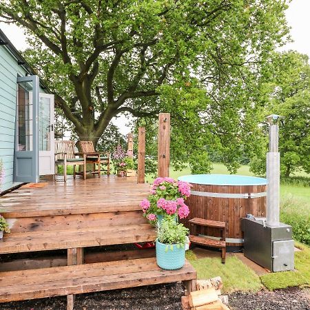 Villa The Lazy Mare By The Water Rugeley Exterior foto
